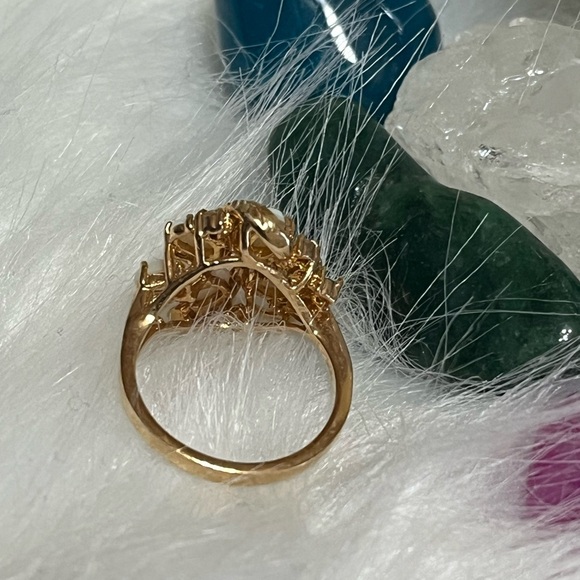 Vintage Opal Cluster Ring - Picture 4 of 11